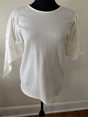 SPY White Textured Flutter-Sleeve Tunic Top